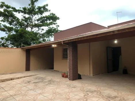 EXCELENTE CASA TÉRREA  3 Dorms, há  poucos metros da praia