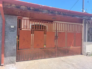 Alugar Casa / Padrão em Pindamonhangaba. apenas R$ 650,00