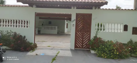 Bela casa avarandada, mobiliada, disponível para locação e venda no Bairro Martim de Sá. Oportunidade Única de morar no bairro mais procurado de Caraguatatuba!
