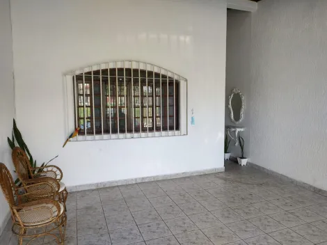 Alugar Casa / Padrão em Pindamonhangaba. apenas R$ 280.000,00