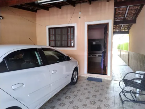 Alugar Casa / Padrão em Pindamonhangaba. apenas R$ 220.000,00