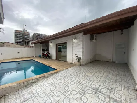 Casa térrea 100m da praia Indaiá