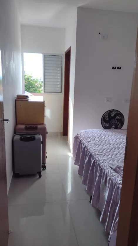 Alugar Casa / Sobrado Padrão em Caraguatatuba. apenas R$ 1.900,00