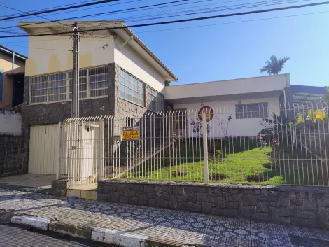 Pindamonhangaba Centro Casa Locacao R$ 4.000,00 5 Dormitorios 1 Vaga Area do terreno 340.00m2 Area construida 256.00m2