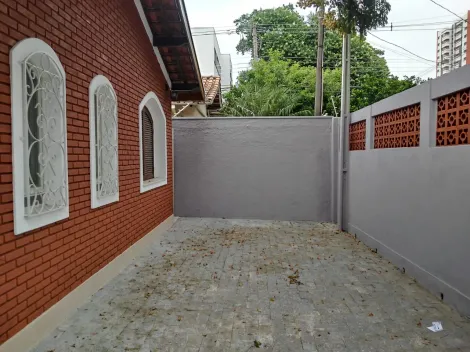 Alugar Casa / Padrão em São José dos Campos. apenas R$ 5.500,00