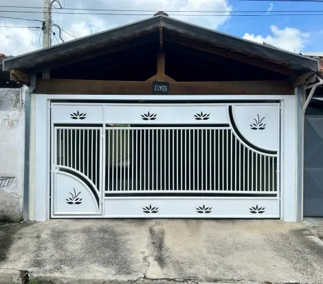 Alugar Casa / Padrão em Pindamonhangaba. apenas R$ 1.600,00