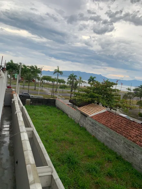 Caraguatatuba Indaia Area Locacao R$ 6.000,00  Area do terreno 3.03m2 
