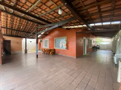 imagem 2 - Casa com Grande Varanda Coberta e Edícula imagem 2 - Casa com Grande Varanda Coberta e Edícula