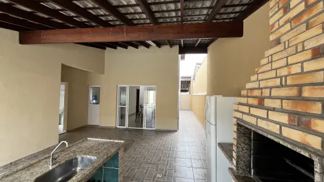 imagem 5 - Casa ampla com suíte, piscina e churrasqueira no Estrela DAlva, disponível para venda e locação imagem 5 - Casa ampla com suíte, piscina e churrasqueira no Estrela DAlva, disponível para venda e locação